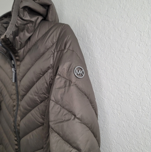 Michael Michael Kors light puffer jacket size XS - Picture 3 of 5